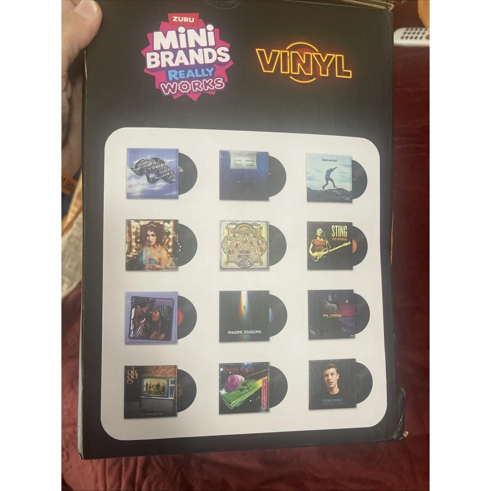 ZURU Mini Brands Vinyl 24 Mystery Balls + READ Retail Display Box At Target Only
